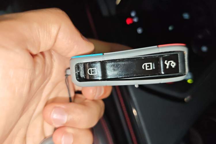 Used Lynk & Co 05 2020 2.0TD Four-Wheel Drive HypeHalo Vehicle Key