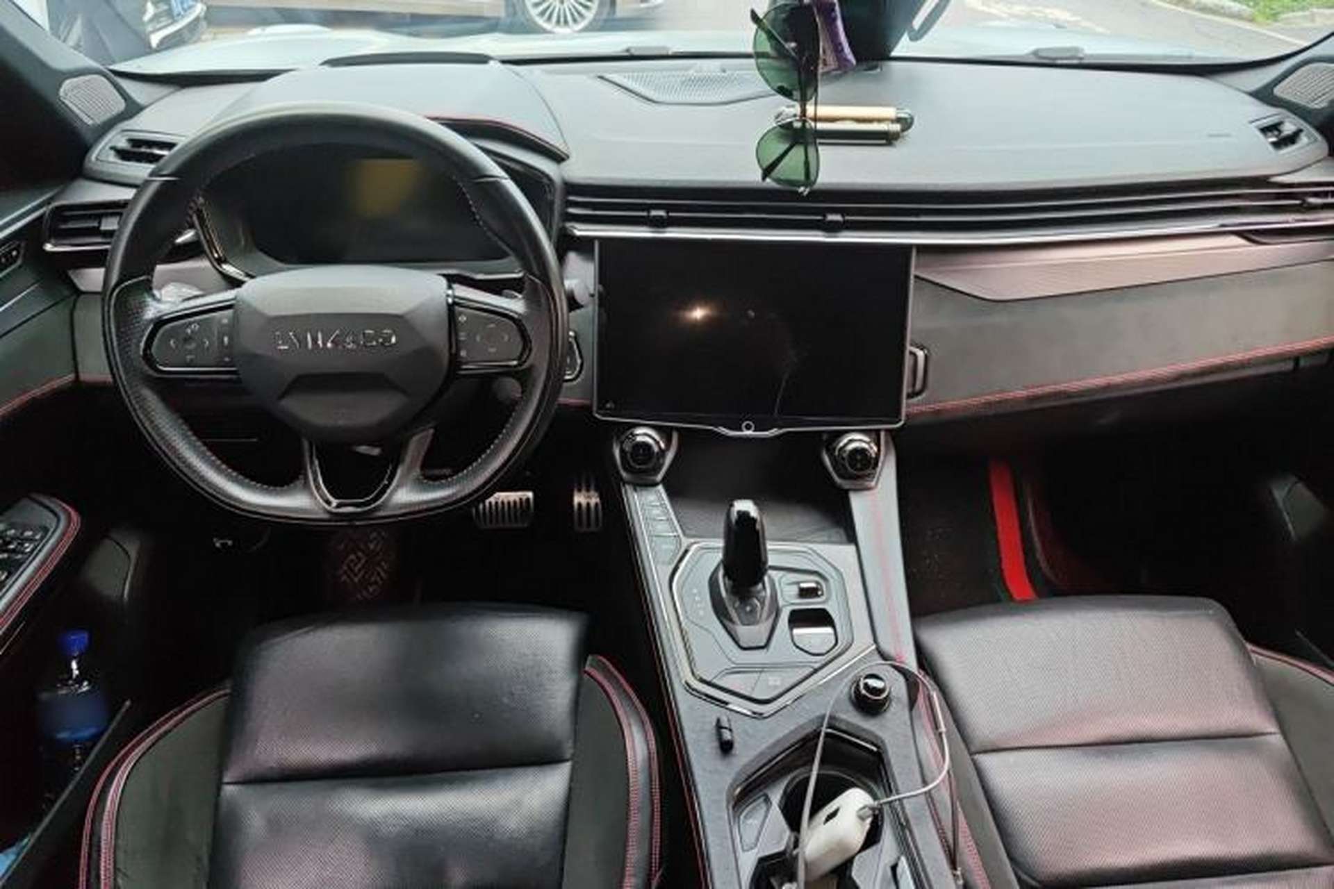 Used Lynk & Co 05 2020 2.0TD Four-Wheel Drive HypeHalo Center Console