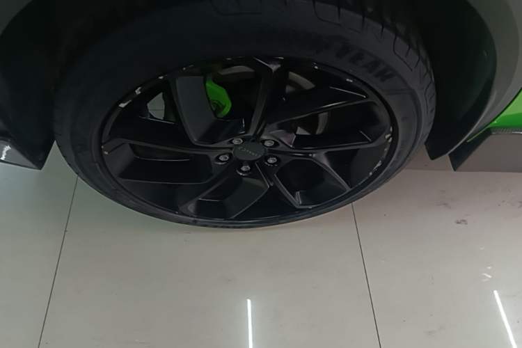 Used Lynk & Co 05 2020 2.0TD Four-Wheel Drive Limited-Edition Timed Release Right Rear Wheel Hub