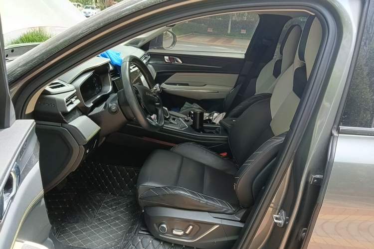 Used Lynk & Co 05 2020 2.0TD Two-Wheel Drive Shine Halo Driver Seat
