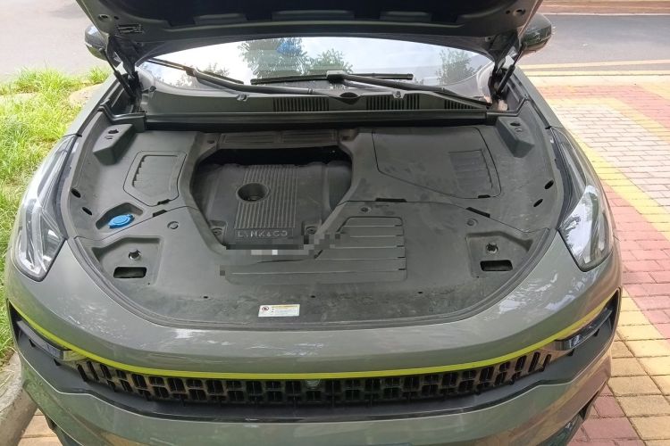 Used Lynk & Co 05 2020 2.0TD Two-Wheel Drive Shine Halo Engine Bay