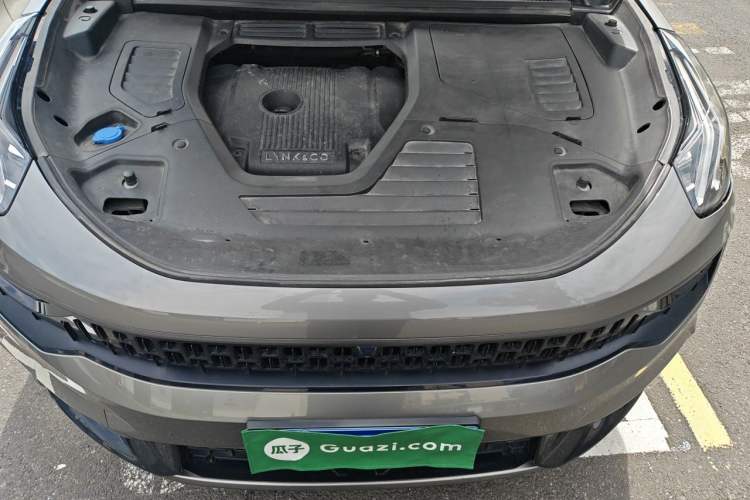 Used Lynk & Co 05 2020 2.0TD Four-Wheel Drive HypeHalo Engine Bay
