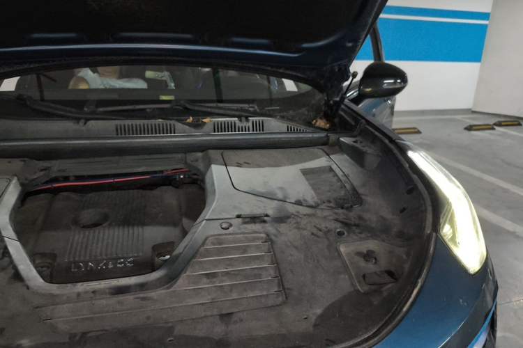 Used Lynk & Co 05 2020 2.0TD Two-Wheel Drive Shine Halo Engine Bay Left