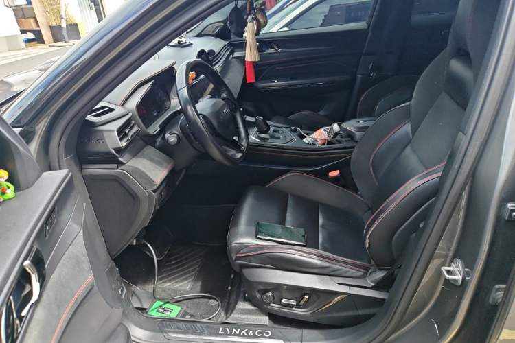 Used Lynk & Co 05 2020 2.0TD Four-Wheel Drive HypeHalo Left Front Seat