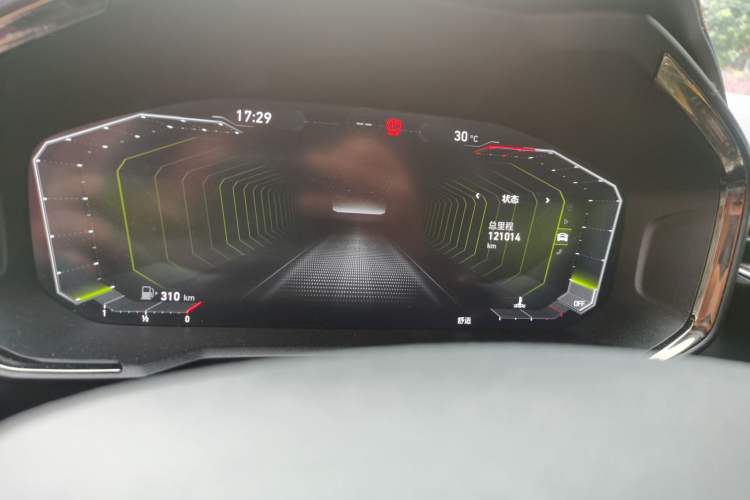 Used Lynk & Co 05 2020 2.0TD Four-Wheel Drive HypeHalo Odometer Close Up