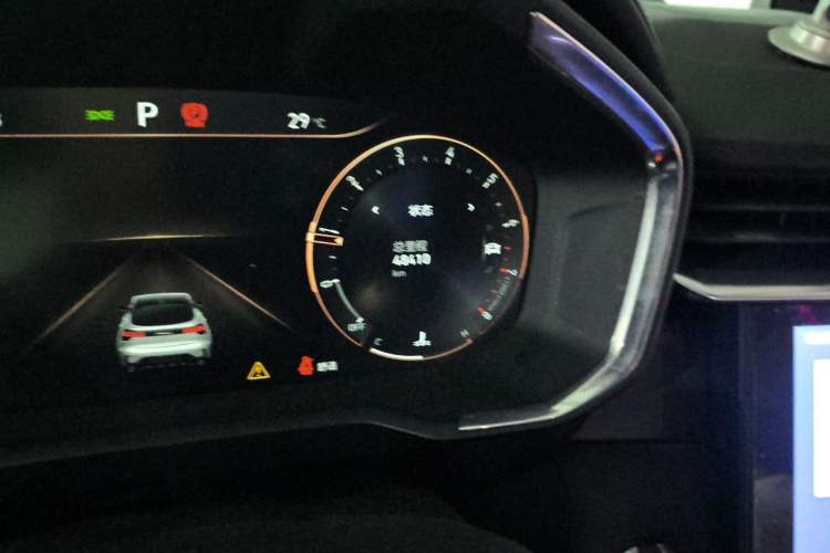 Used Lynk & Co 05 2020 2.0TD Two-Wheel Drive Shine Halo Odometer Close Up