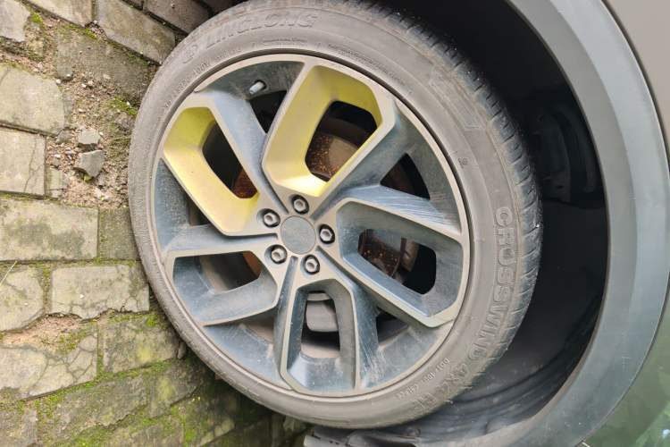 Used Lynk & Co 05 2020 2.0TD Two-Wheel Drive Shine Halo Right Front Wheel Hub