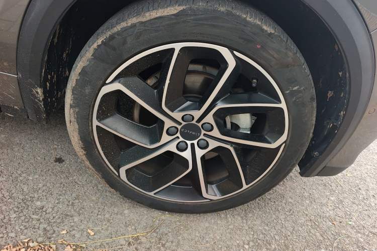 Used Lynk & Co 05 2020 2.0TD Two-Wheel Drive Shine Halo Right Front Wheel Hub