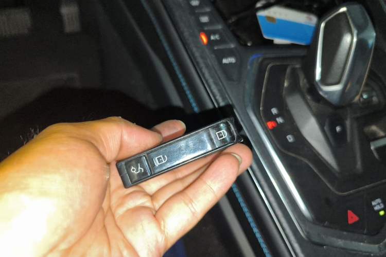 Used Lynk & Co 05 2020 2.0TD Two-Wheel Drive Shine Halo Vehicle Key
