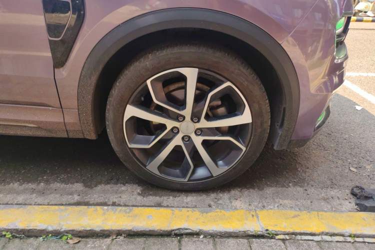 Used Lynk & Co 05 2020 2.0TD Four-Wheel Drive HypeHalo Right Front Wheel Hub