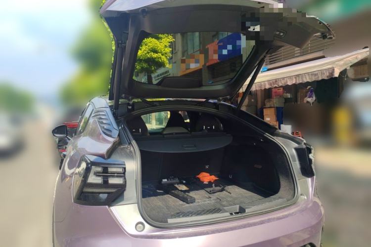 Used Lynk & Co 05 2020 2.0TD Four-Wheel Drive HypeHalo Trunk