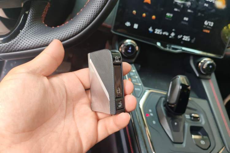Used Lynk & Co 05 2020 2.0TD Four-Wheel Drive HypeHalo Vehicle Key
