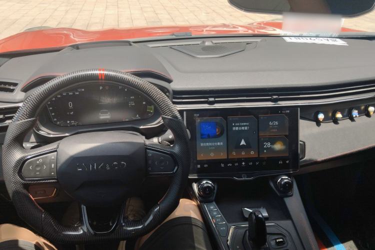 Used Lynk & Co 05 2020 2.0TD Four-Wheel Drive HypeHalo Center Console