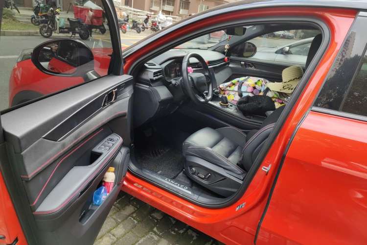 Used Lynk & Co 05 2020 2.0TD Four-Wheel Drive HypeHalo Driver Seat