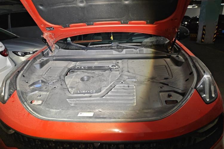 Used Lynk & Co 05 2020 2.0TD Four-Wheel Drive HypeHalo Engine Bay