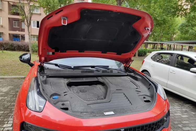 Used Lynk & Co 05 2020 2.0TD Four-Wheel Drive HypeHalo Engine Bay