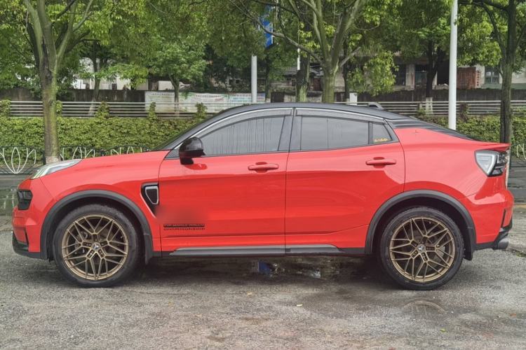 Used Lynk & Co 05 2020 2.0TD Four-Wheel Drive HypeHalo Exterior 3