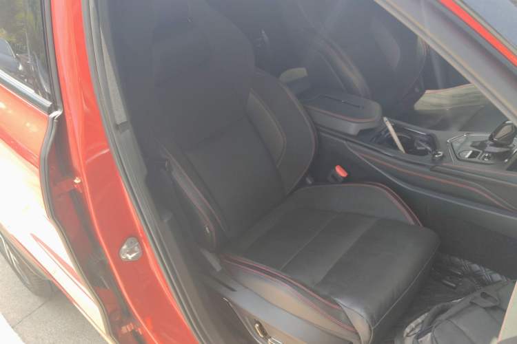 Used Lynk & Co 05 2020 2.0TD Four-Wheel Drive HypeHalo Right Front Seat