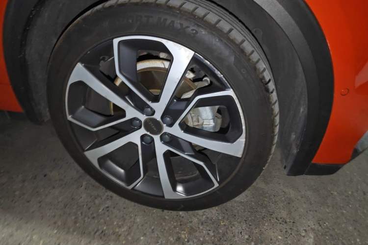 Used Lynk & Co 05 2020 2.0TD Four-Wheel Drive HypeHalo Right Front Wheel Hub