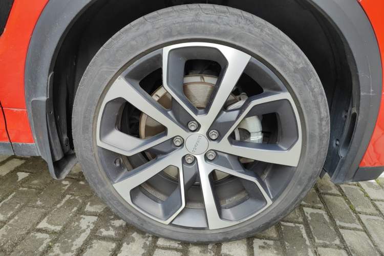 Used Lynk & Co 05 2020 2.0TD Four-Wheel Drive HypeHalo Right Front Wheel Hub