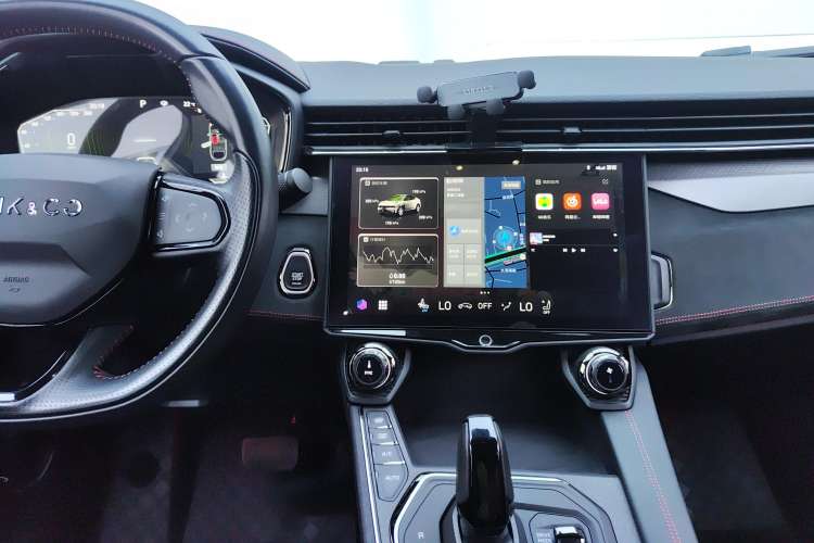 Used Lynk & Co 05 2020 2.0TD Four-Wheel Drive HypeHalo Audio And AC Panel