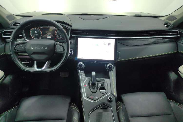 Used Lynk & Co 05 2020 2.0TD Two-Wheel Drive Shine Halo Center Console