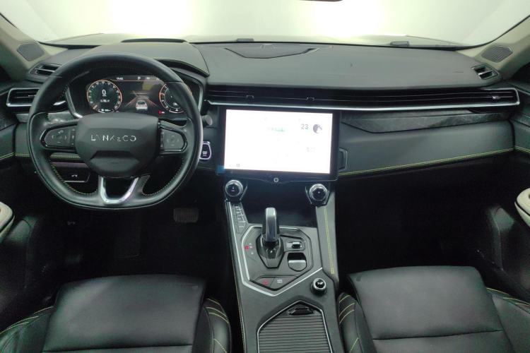 Used Lynk & Co 05 2020 2.0TD Two-Wheel Drive Shine Halo Center Console