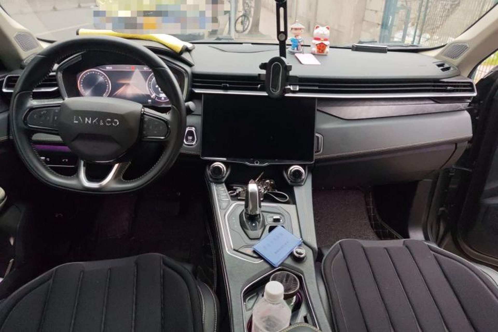 Used Lynk & Co 05 2020 2.0TD Two-Wheel Drive Zhaoyang Plus Center Console