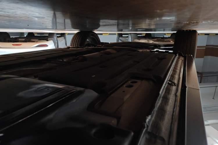 Used Lynk & Co 05 2020 2.0TD Two-Wheel Drive Zhaoyang Plus Chassis Rear Left