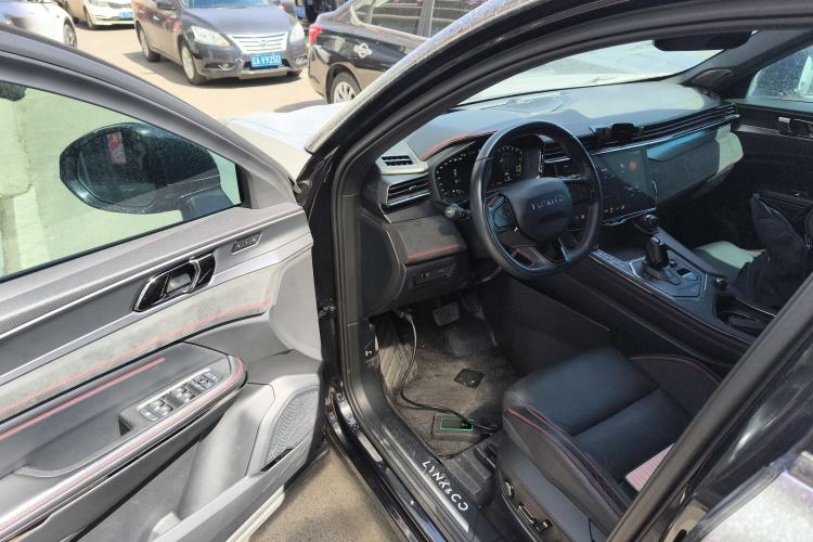 Used Lynk & Co 05 2020 2.0TD Four-Wheel Drive HypeHalo Driver Seat