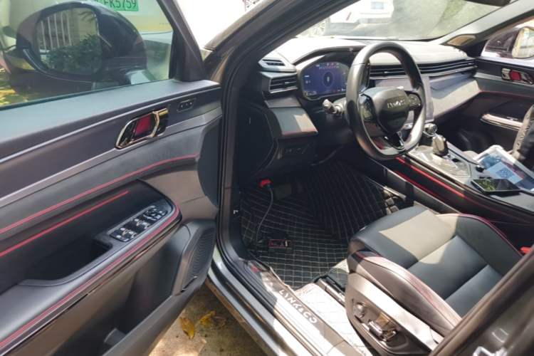 Used Lynk & Co 05 2020 2.0TD Four-Wheel Drive HypeHalo Driver Seat