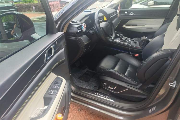 Used Lynk & Co 05 2020 2.0TD Two-Wheel Drive Shine Halo Driver Seat