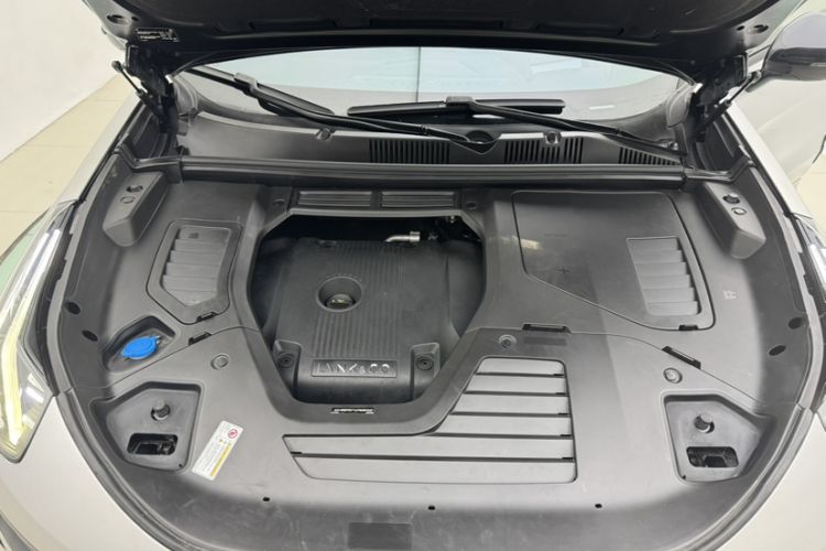 Used Lynk & Co 05 2020 2.0TD Two-Wheel Drive Shine Halo Engine Bay