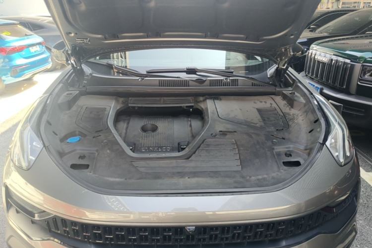 Used Lynk & Co 05 2020 2.0TD Four-Wheel Drive HypeHalo Engine Bay