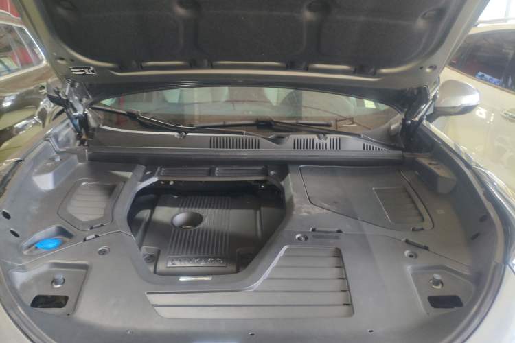 Used Lynk & Co 05 2020 2.0TD Two-Wheel Drive Zhaoyang Plus Engine Bay