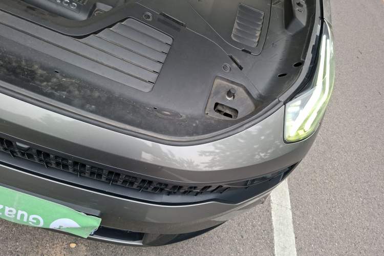 Used Lynk & Co 05 2020 2.0TD Four-Wheel Drive HypeHalo Engine Bay Left