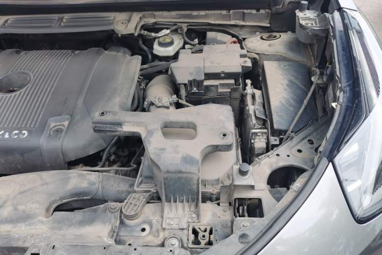 Used Lynk & Co 05 2020 2.0TD Four-Wheel Drive Genie Plus Engine Bay Left