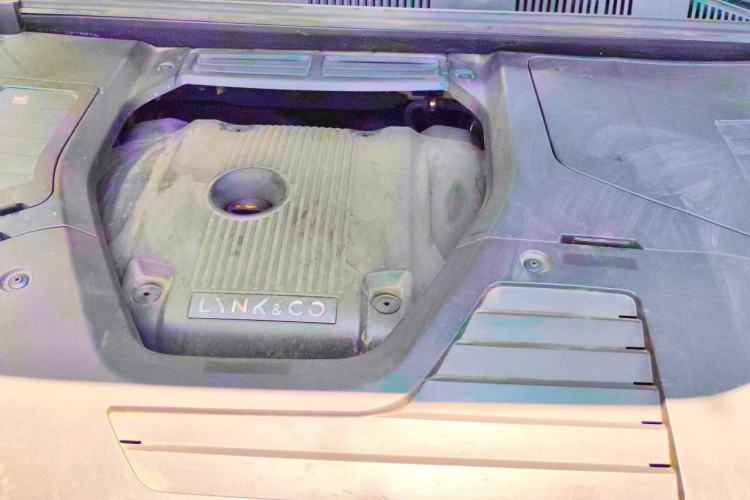 Used Lynk & Co 05 2020 2.0TD Two-Wheel Drive Shine Halo Engine Bay