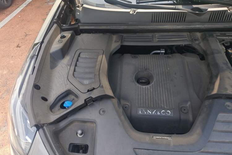 Used Lynk & Co 05 2020 2.0TD Two-Wheel Drive Shine Halo Engine Bay Right