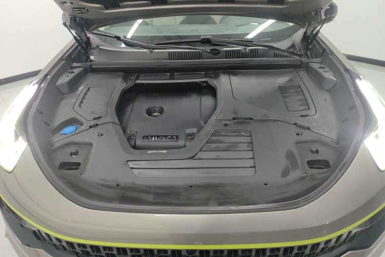 Used Lynk & Co 05 2020 2.0TD Two-Wheel Drive Shine Halo Engine Bay