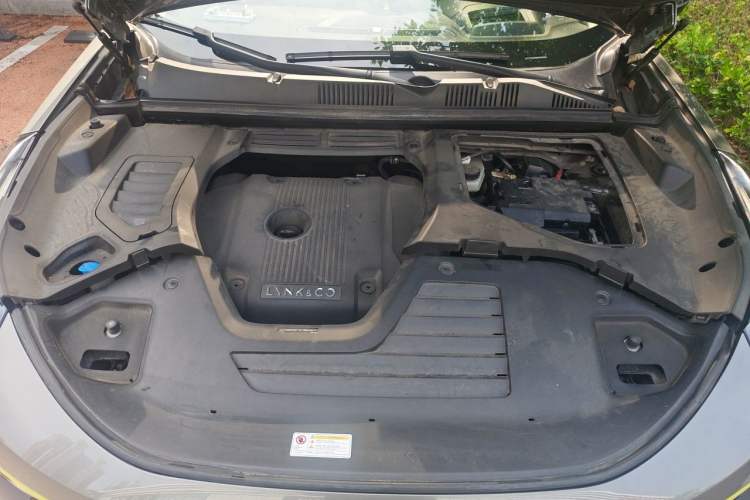 Used Lynk & Co 05 2020 2.0TD Two-Wheel Drive Shine Halo Engine Bay