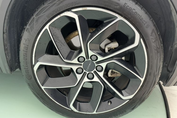 Used Lynk & Co 05 2020 2.0TD Two-Wheel Drive Shine Halo Exterior 1