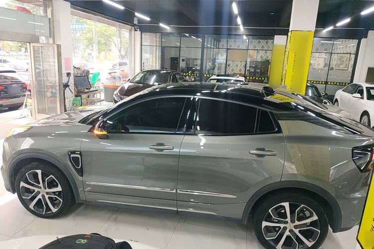 Used Lynk & Co 05 2020 2.0TD Four-Wheel Drive HypeHalo Exterior 1