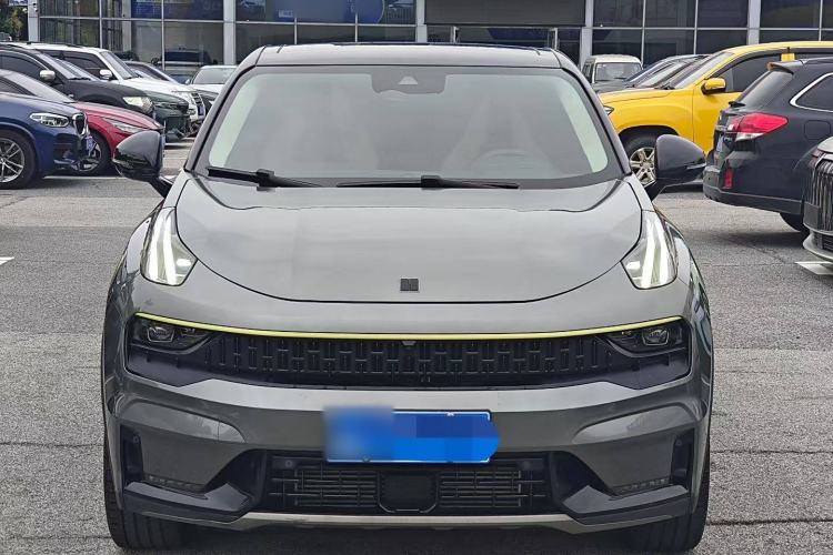 Used Lynk & Co 05 2020 2.0TD Two-Wheel Drive Shine Halo Exterior 1