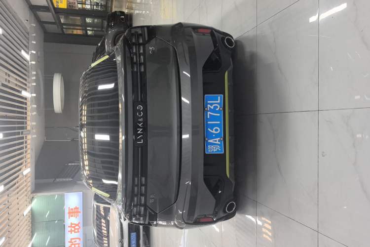 Used Lynk & Co 05 2020 2.0TD Two-Wheel Drive Shine Halo Exterior 3
