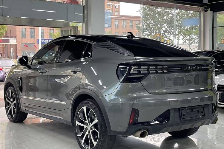 Used Lynk & Co 05 2020 2.0TD Four-Wheel Drive HypeHalo Exterior 8