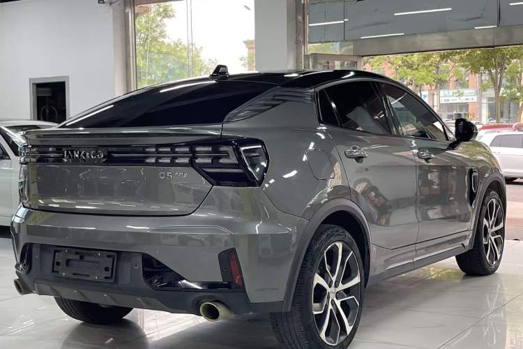 Used Lynk & Co 05 2020 2.0TD Four-Wheel Drive HypeHalo Exterior 9