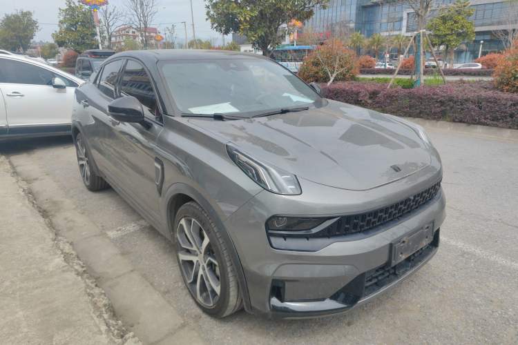 Used Lynk & Co 05 2020 2.0TD Four-Wheel Drive HypeHalo Front Right 45 Deg