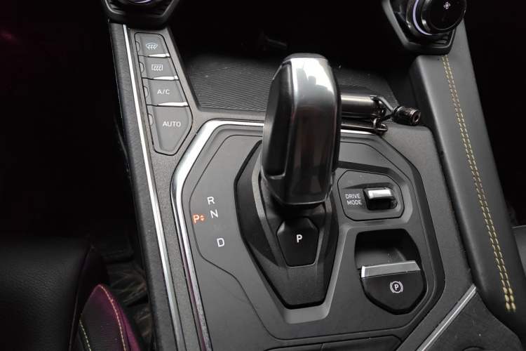 Used Lynk & Co 05 2020 2.0TD Two-Wheel Drive Zhaoyang Plus Gear Lever