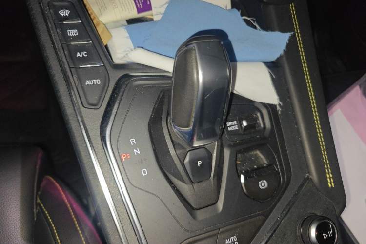 Used Lynk & Co 05 2020 2.0TD Two-Wheel Drive Zhaoyang Plus Gear Lever